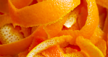 Le bucce d’arancia diventano farine vegetali grazie a Cyrkl